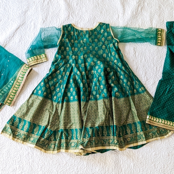 Junaid Jamshed J. Girls' 3 Piece Pakistani Dress Kameez Trouser, 4T - Picture 2 of 9